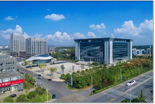 富哲悅心 用AI點亮心靈，構建心理健康服務新生態